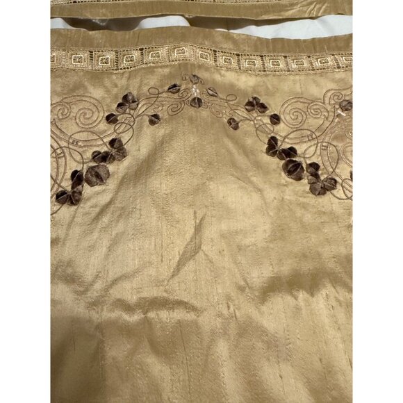 2 Vtg Textile Hand Embroidered Silk Throw Sofa Pillow Covers Crochet Trim zip - Picture 6 of 12